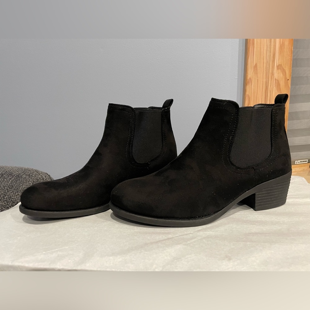 Women’s POP Booties Women’s Shoes Boots Size 9.5 Black